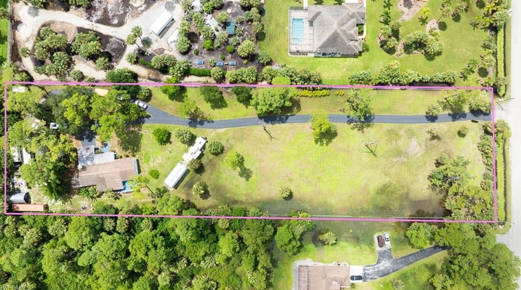 460 9 St, Naples FL 34117-2153 exterior