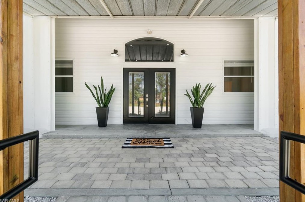 2330 14th Ave, Naples, FL 34120-4014
