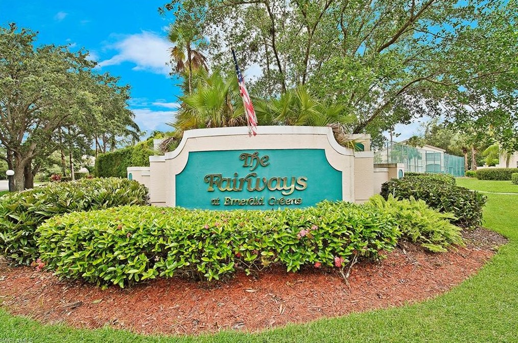 992 Woodshire Ln, Naples FL 34105-7402 exterior