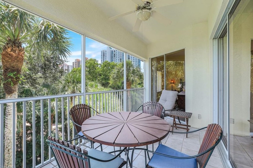 7741 Pebble Creek Cir, Naples FL  34108-6571 exterior