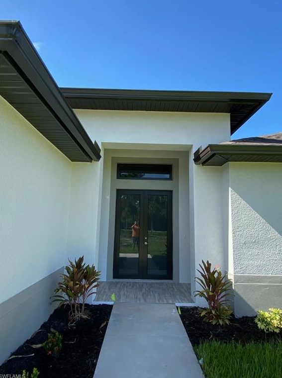 3960 8th Ave, Naples, FL 34117-9151
