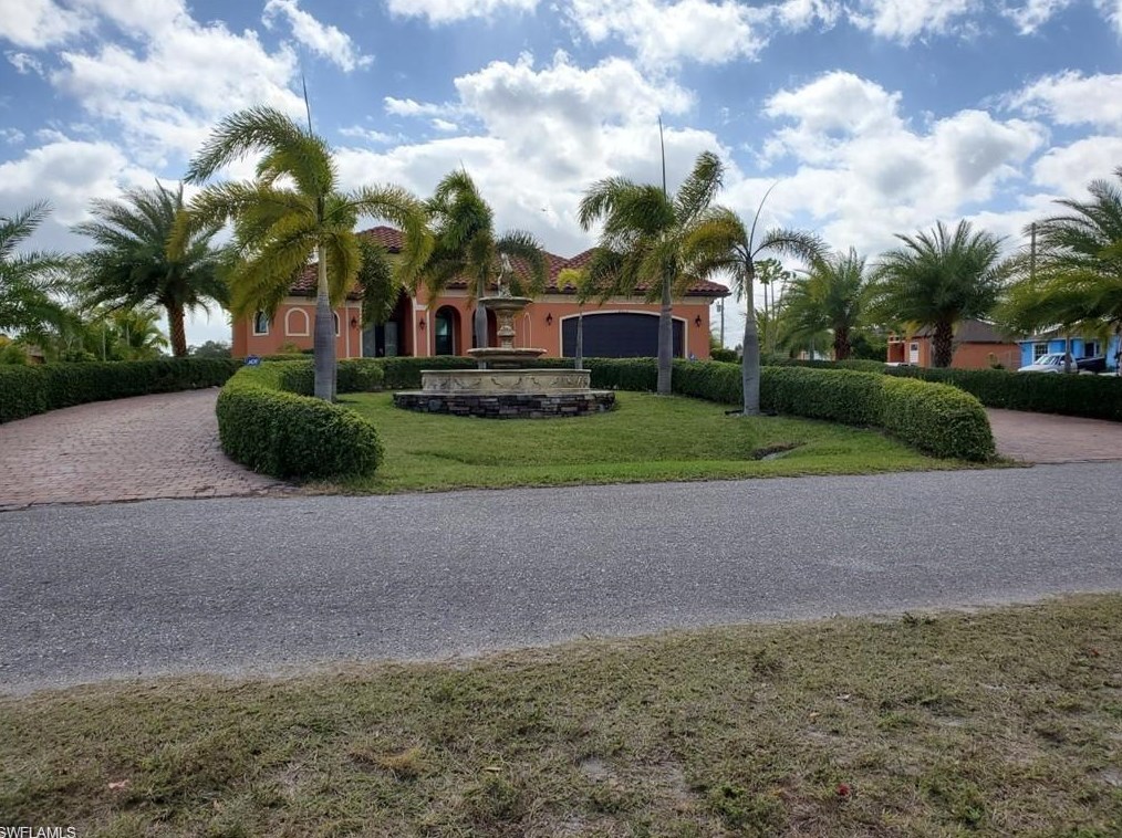 4319 9th St, Lehigh Acres, FL 33971-2736