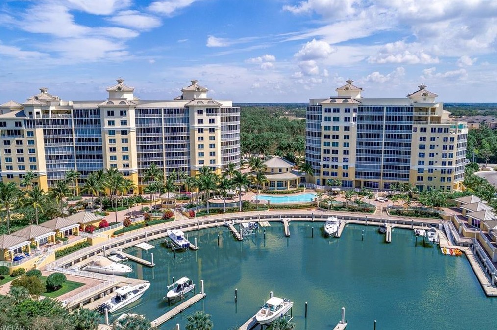 13665 Vanderbilt Dr, Naples FL  34110-6002 exterior