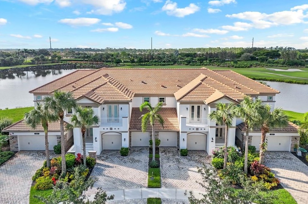 9221 Quartz Ln, Naples, FL 34120-4887