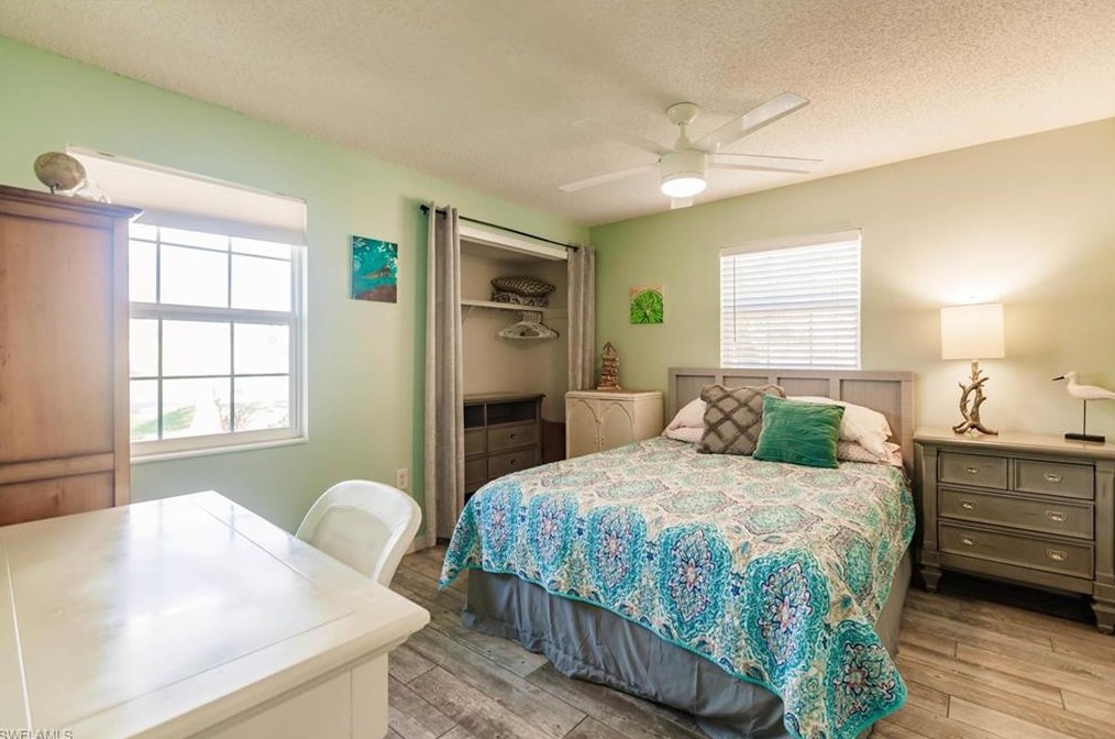 708 100 Ave, Naples FL 34108-2239 exterior