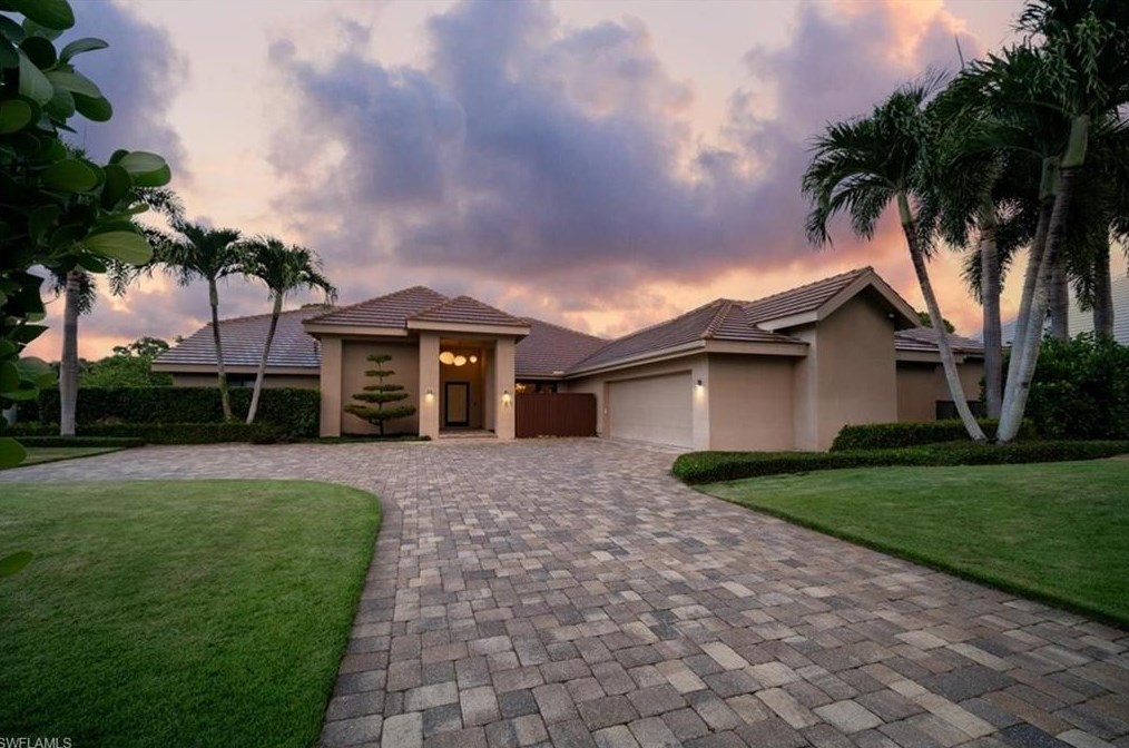 705 Shadow Lake Ln, Naples, FL 34108-8564