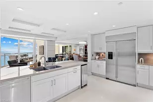 11125 Gulf Shore Dr, Naples, FL 34108 - Photo 12