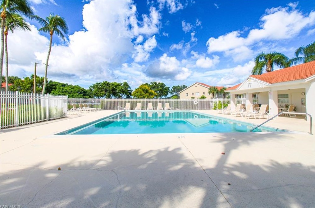 7794 Emerald Cir, Naples FL  34109-1782 exterior