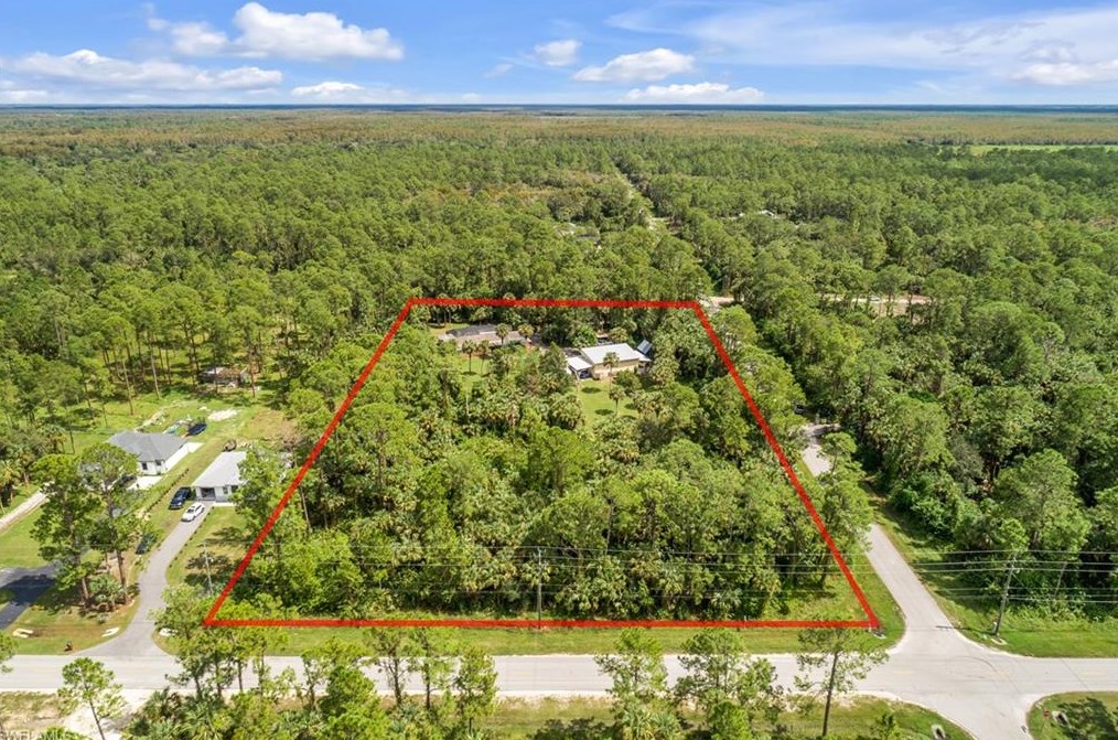 4585 16th Ave, Naples, FL 34120-8912