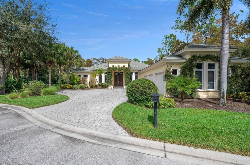 2944 Mona Lisa Blvd, Naples, FL 34119-7725