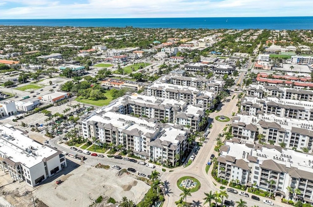 1130 3rd Ave, Naples FL  34102 exterior