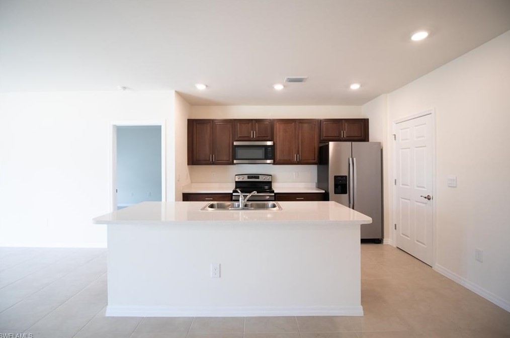 106 12th Pl, Cape Coral, FL 33993