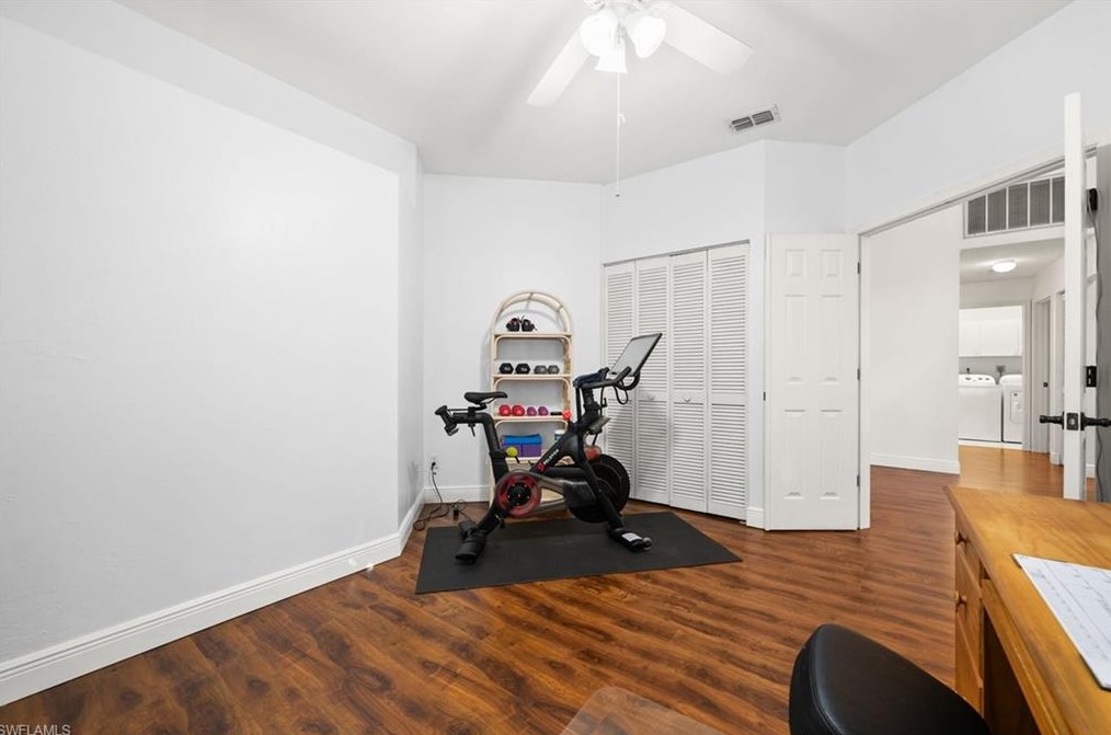 645 Lambton Ln, Naples FL 34104-8305 exterior