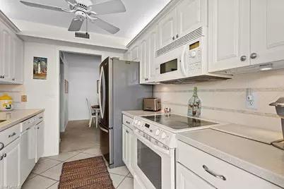 222 Harbour Dr #314, Naples, FL 34103 - Photo 10
