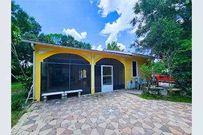 571 E Lincoln Ave, Labelle, FL 33935 - Photo 8