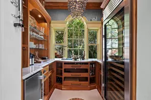 563 3rd St N, Naples, FL 34102 - Photo 6