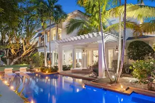 563 3rd St N, Naples, FL 34102 - Photo 2