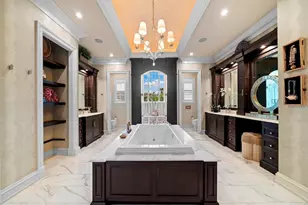 563 3rd St N, Naples, FL 34102 - Photo 8