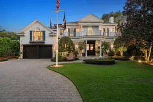 563 3rd St N, Naples, FL 34102 - Photo 1