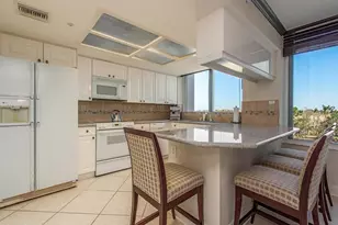 6849 Grenadier Blvd, Naples, FL 34108 - Photo 8