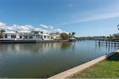 1568 Gulf Shore Blvd N #5, Naples, FL 34102 - Photo 10