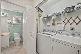 550 Captn Kate Ct, Naples, FL 34110 - Photo 20