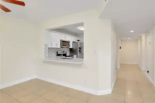 744 Landover Cir, Naples, FL 34104 - Photo 4