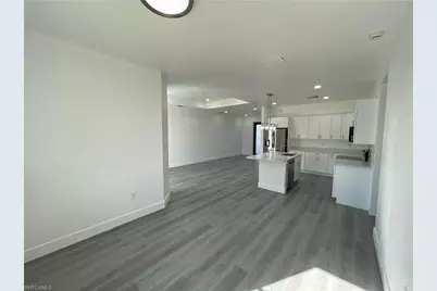 818 Chemstrand St E, Lehigh Acres, FL 33974 - Photo 6