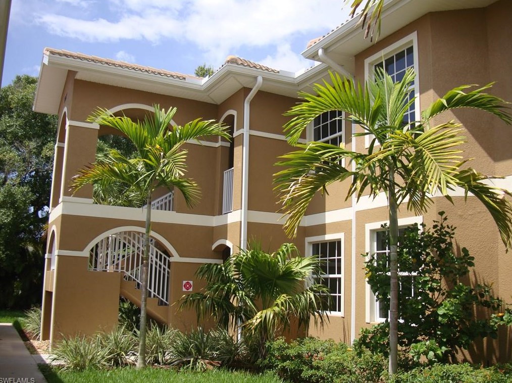 1057 Winding Pines Cir, Cape Coral, FL 33909-8703
