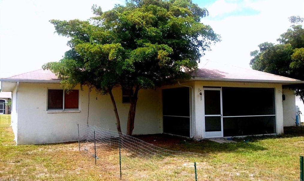 1807 10th Ter, Cape Coral, FL 33909-0017