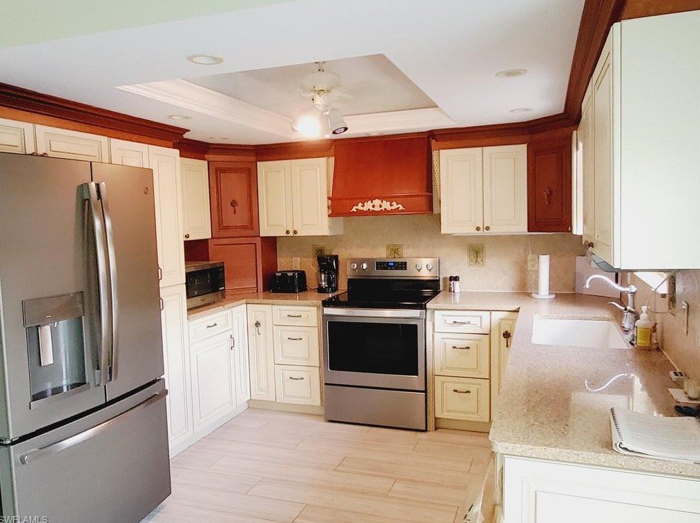 180 Cypress Way E Apt C117, Naples, FL 34110