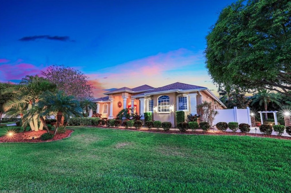 8821 Timber Run Ct, Fort Myers, FL 33908-7612