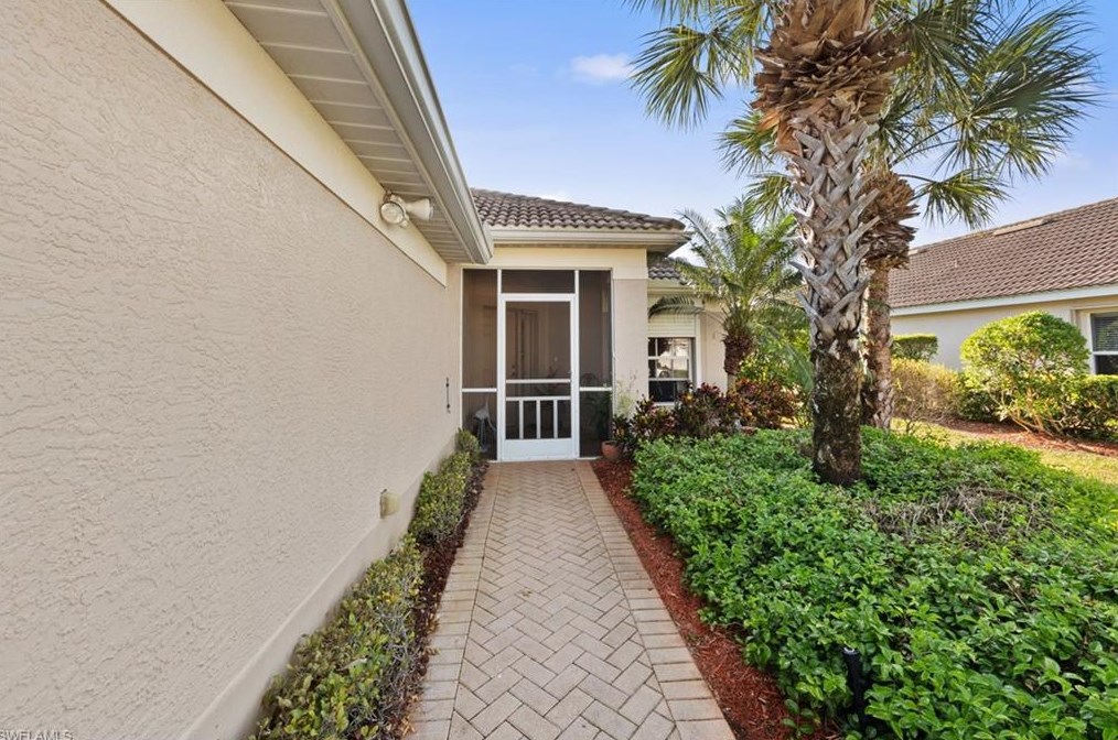 9967 Horse Creek Rd, Fort Myers, FL 33913-2001