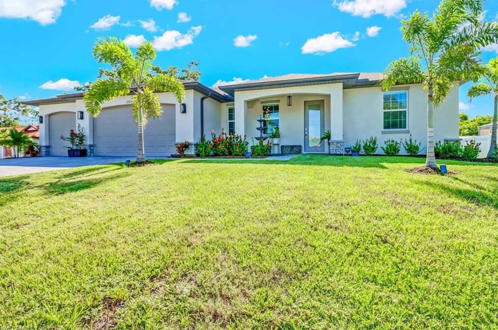 27413 Pinecrest Ln, Bonita Springs, FL 34135