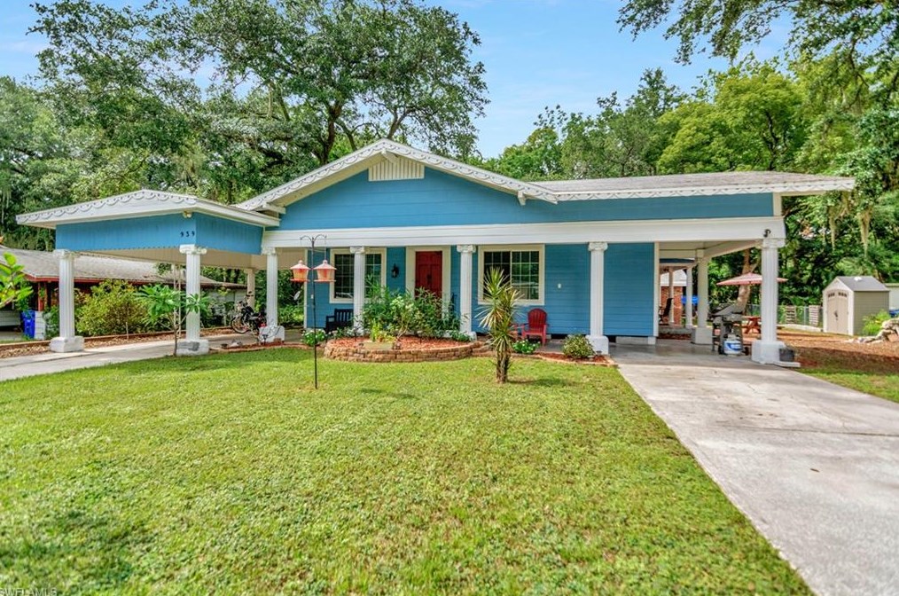 939 Queen St, Lakeland, FL 33803-1937