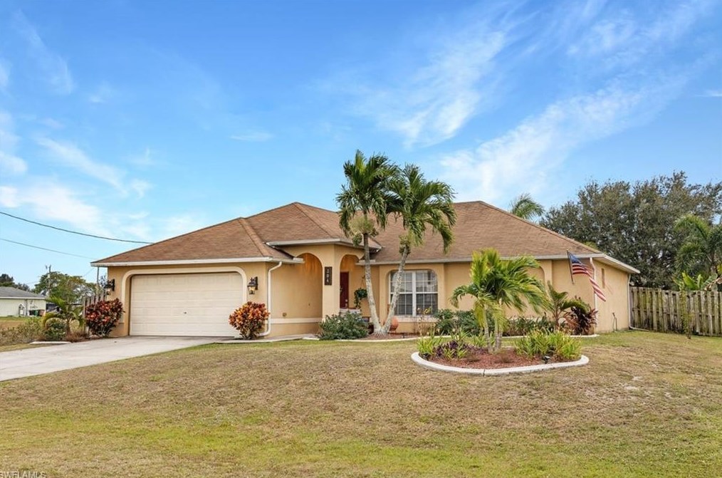 304 20th Ter, Cape Coral, FL 33993-4122
