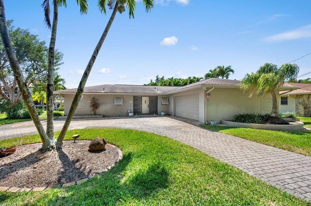 1138 Lucerne Ave, Cape Coral, FL 33904-5939