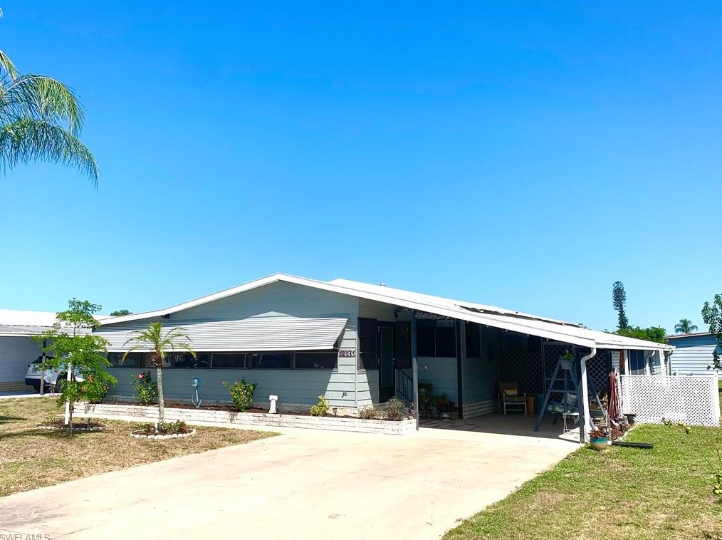 26271 Queen Mary Ln, Bonita Springs, FL 34135