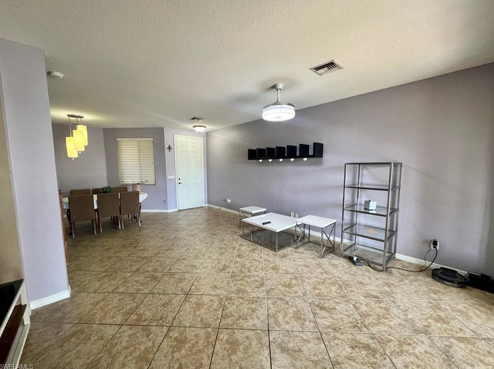 9722 Roundstone Cir, Fort Myers, FL 33967