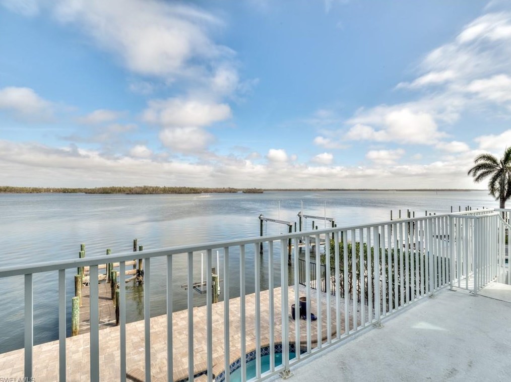 381 Seminole Way, Fort Myers Beach, FL 33931