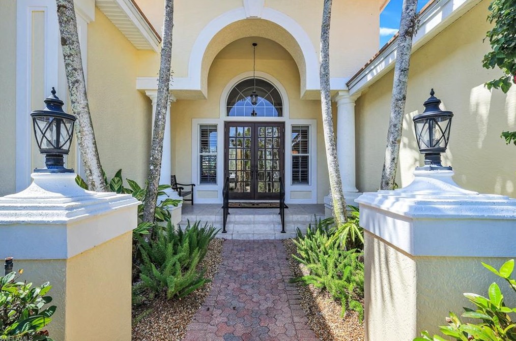 25061 Ridge Oak Dr, Bonita Springs, FL 34134