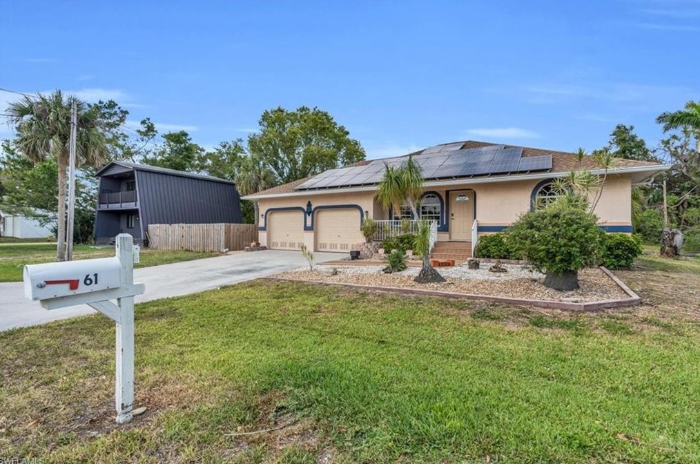 61 Cardinal Dr, Fort Myers, FL 33917-5312