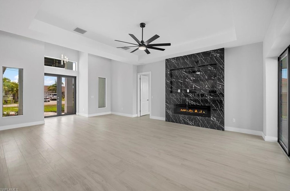 137 28th Ter, Cape Coral, FL 33904-3414