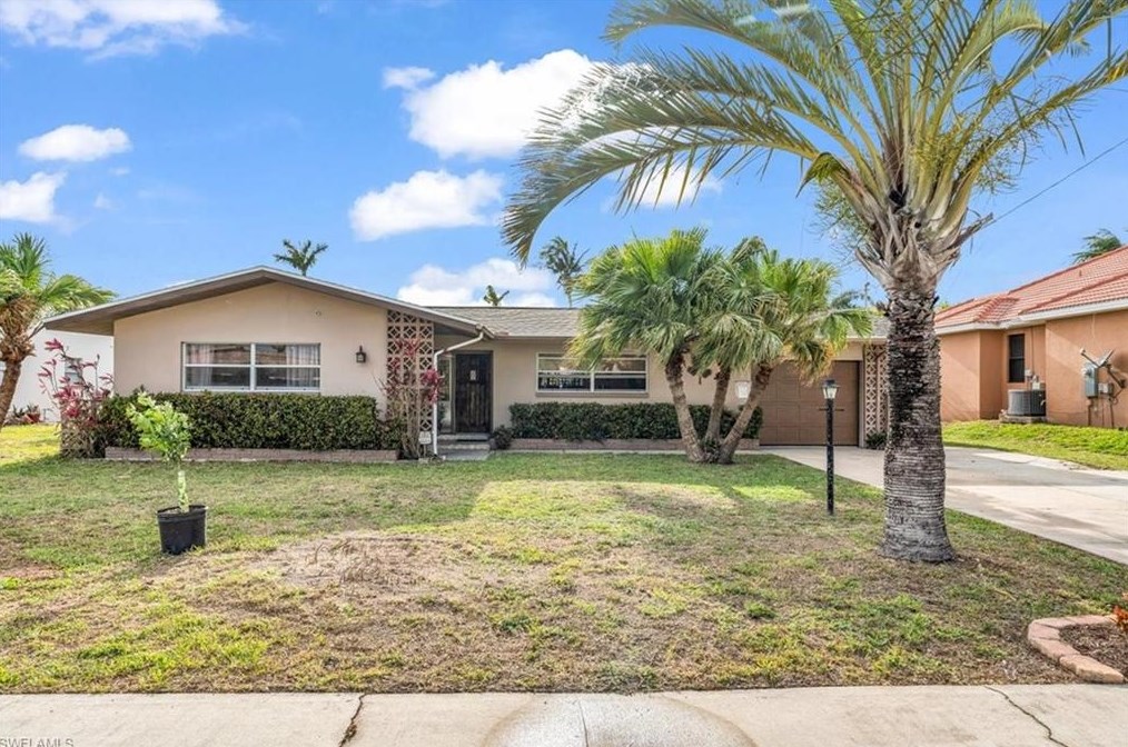 4914 Triton Ct, Cape Coral, FL 33904-9453