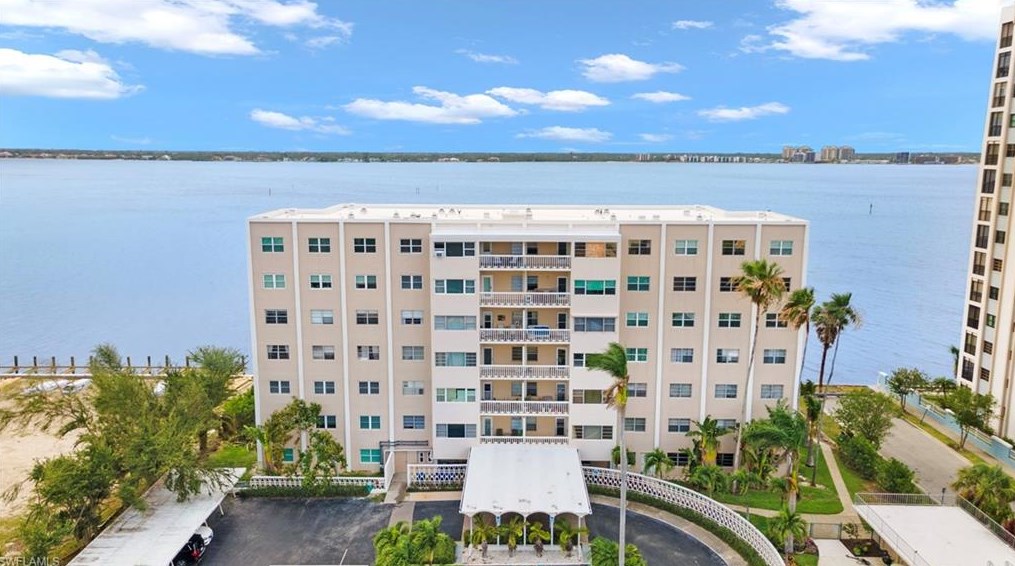 1900 Clifford St, Fort Myers, FL 33901-3208