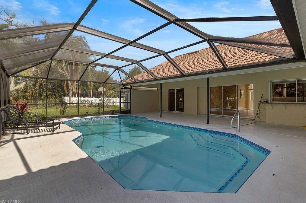 11470 Persimmon Ct, Fort Myers FL  33913-8120 exterior