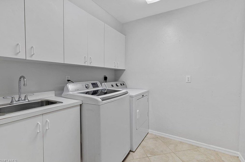 11470 Persimmon Ct, Fort Myers FL  33913-8120 exterior