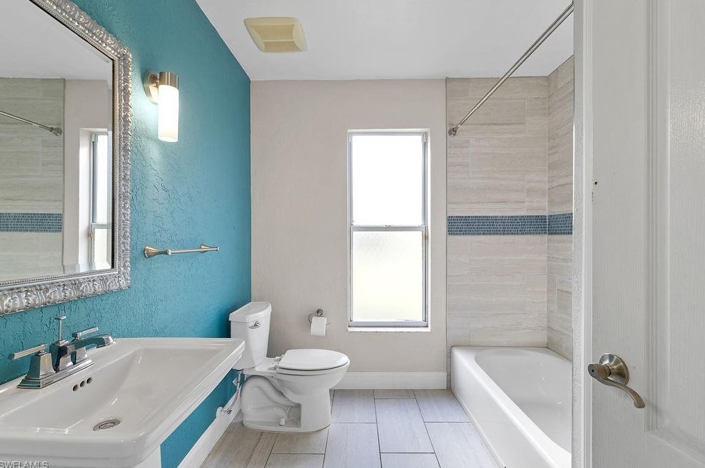 11470 Persimmon Ct, Fort Myers FL  33913-8120 exterior