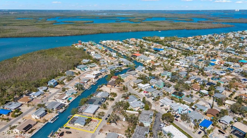 3051 Shell Mound Blvd, Fort Myers Beach, FL 33931