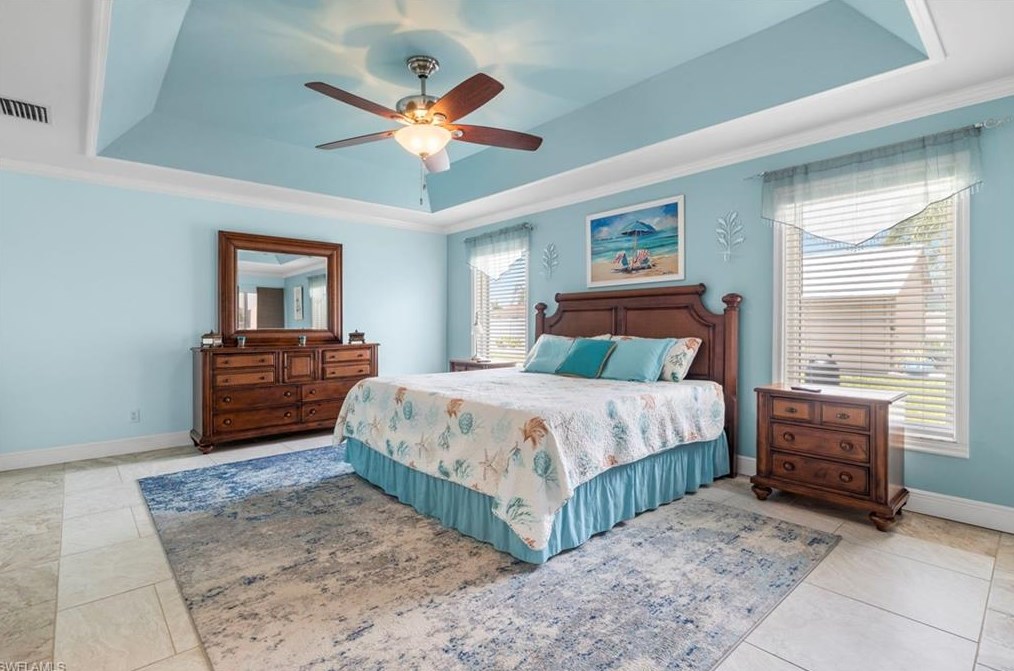 4104 Country Club Blvd, Cape Coral FL  33904-5232 exterior